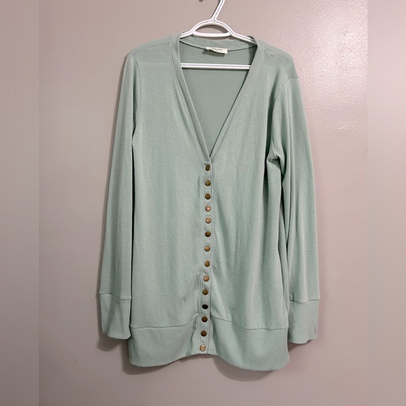 Zenana Outfitters Sweaters - 5/$30 Zenana snap cardi